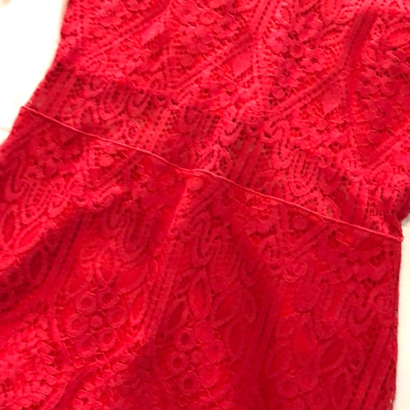 Lulu’s classic red midi dress. - Picture 5 of 8